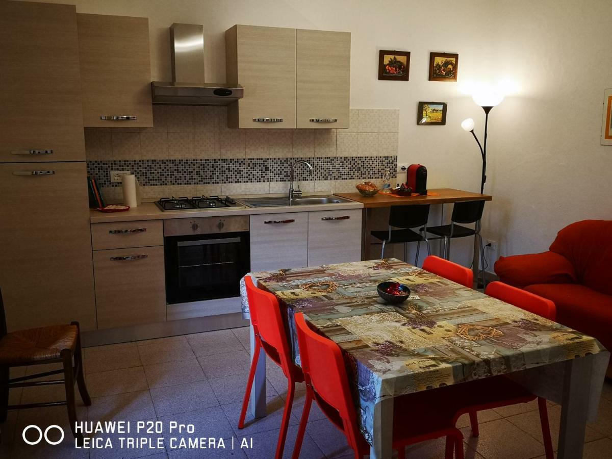 Il Nespolo Villa Кастането Кардучи Екстериор снимка