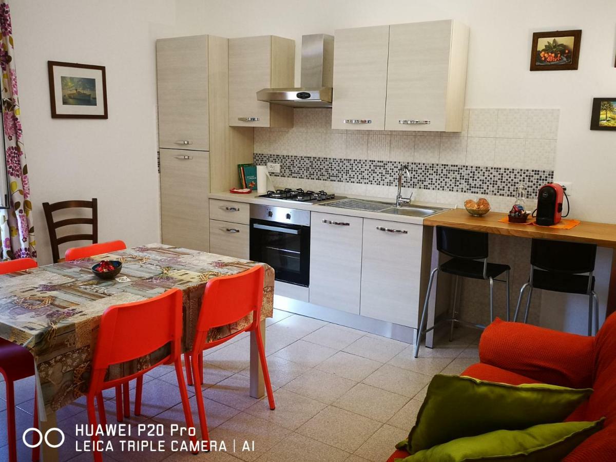 Il Nespolo Villa Кастането Кардучи Екстериор снимка
